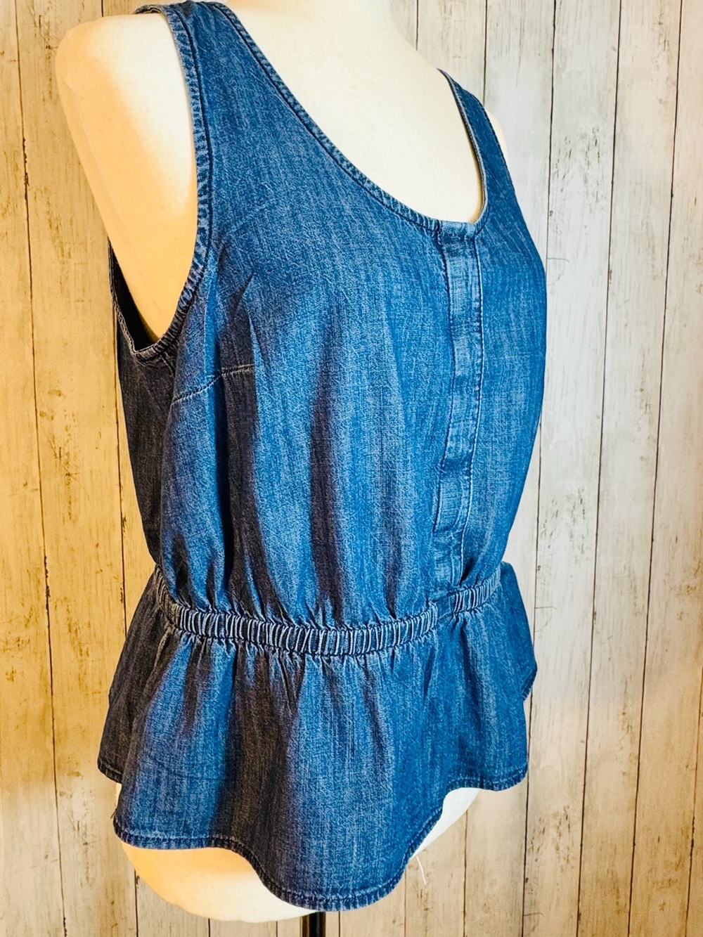 GAP Denim | Peplum Tank Top Medium Chambray Sleeveless Top - Picture 6 of 13